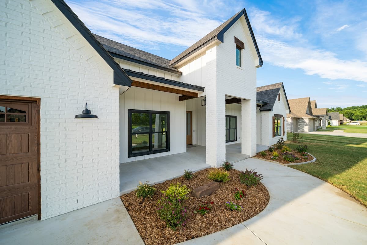 Custom Modern Farmhouse In Claremore, OK: Cooper's Coop